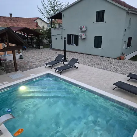 度假居 House With A Swimming Pool Kakma, Biograd - 25530 Polaca